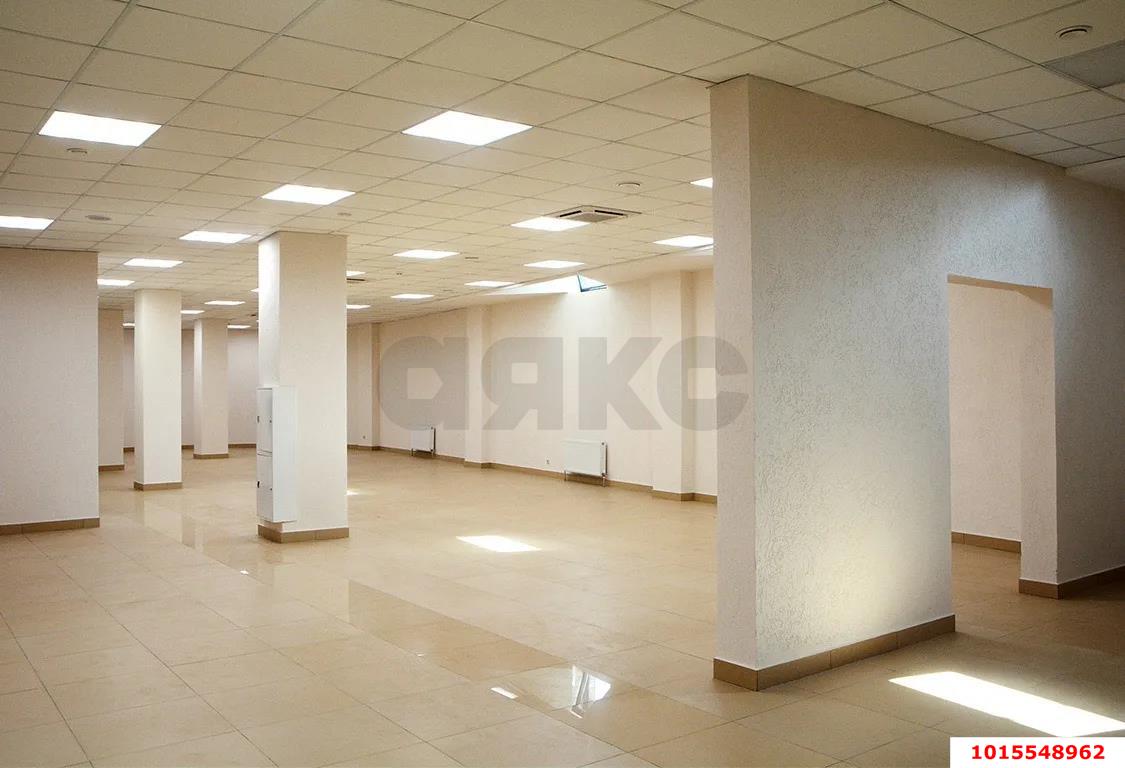 Фото №1: Офисное помещение 307 м² - Краснодар, Центральный, ул. Кубанская набережная, 45