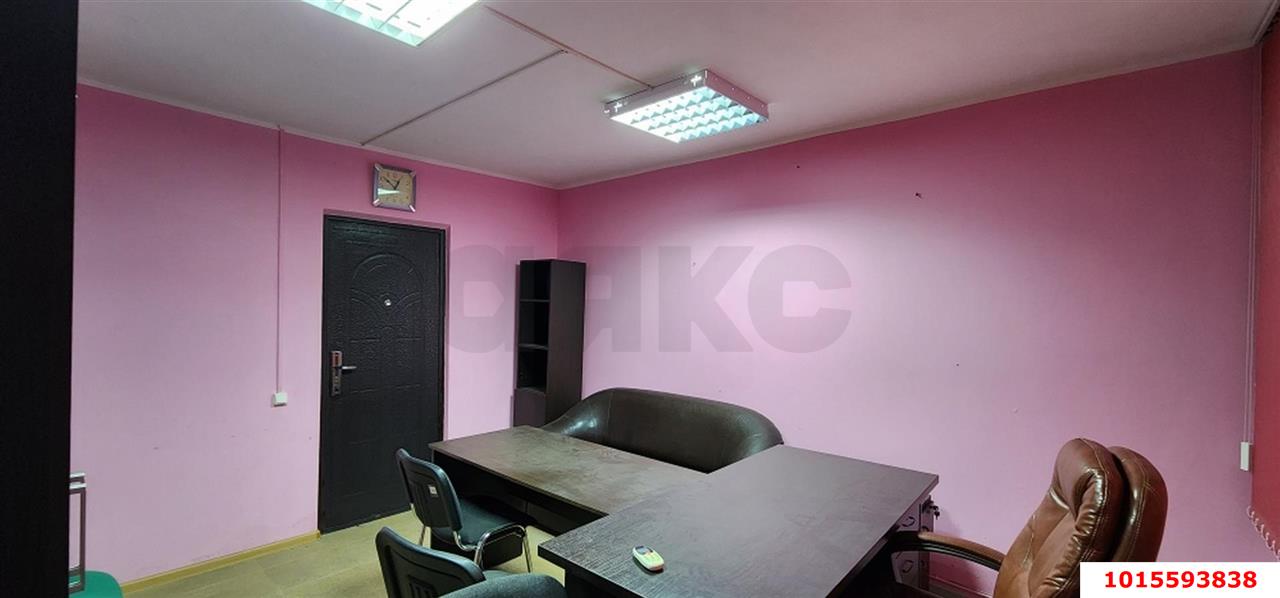 Фото №3: Офисное помещение 40 м² - Краснодар, Славянский, ул. Красных Партизан, 105