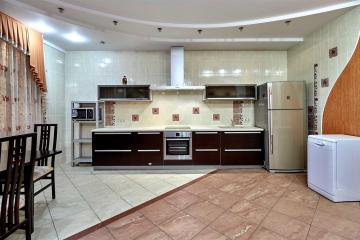 Фото №5: 2-комнатная квартира 111 м² - Краснодар, мкр. Центральный, ул. Комсомольская, 6