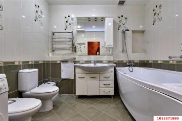 Фото №1: 2-комнатная квартира 111 м² - Краснодар, мкр. Центральный, ул. Комсомольская, 6