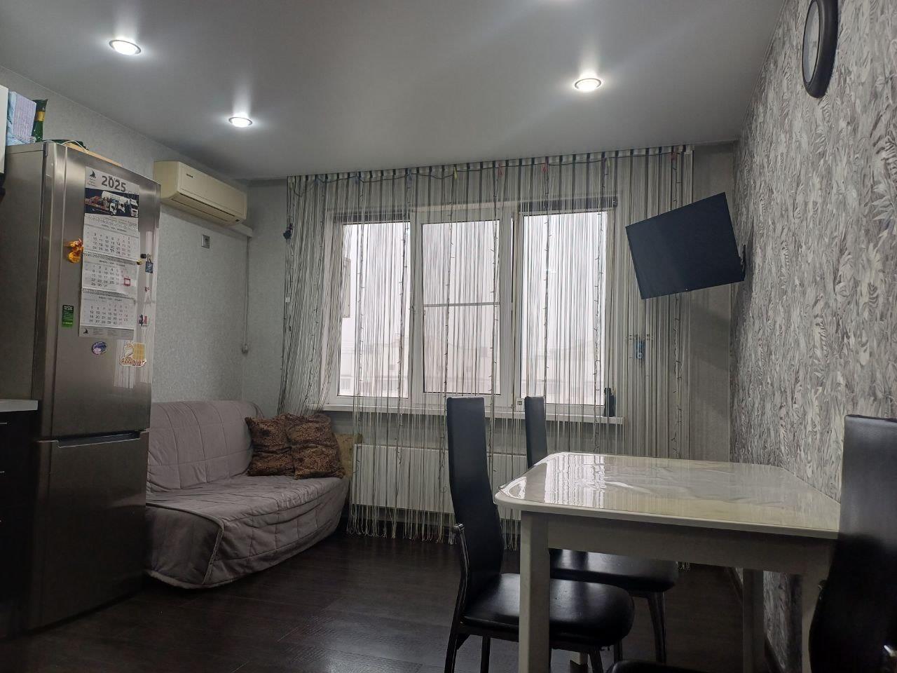 Фото №2: 2-комнатная квартира 73 м² - Краснодар, Прикубанский внутригородской округ, мкр. Московский, ул. им. Артюшкова В.Д., 1