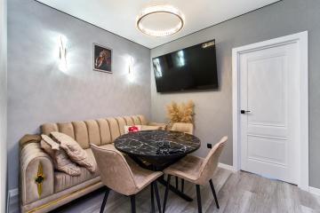 Фото №1: 1-комнатная квартира 43 м² - Краснодар, мкр. Прикубанский внутригородской округ, ул. Адмирала Серебрякова, 3