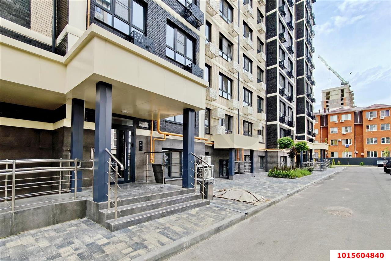 Фото №2: 1-комнатная квартира <span class="whitespace-nowrap">35 м²</span>, <span class="whitespace-nowrap">9/10 эт.</span> - Яблоновский, мкр. жилой комплекс Портрет, ул. Луговая, 7А