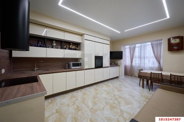 Фото №1: 1-комнатная квартира 49 м² - Краснодар, мкр. Гидростроителей, ул. имени В.Н. Мачуги, 82