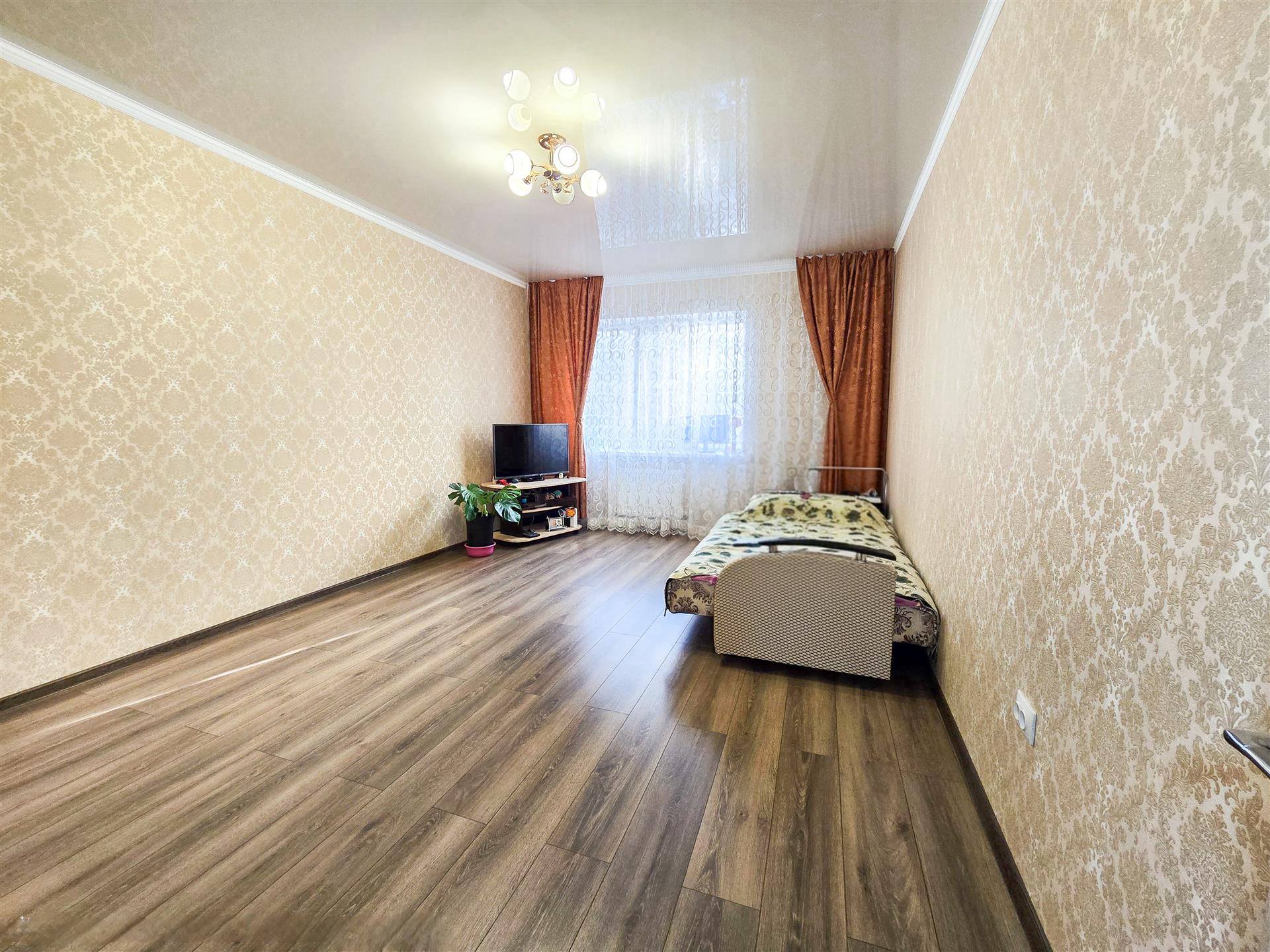 Фото №1: 1-комнатная квартира 43 м² - Краснодар, Прикубанский внутригородской округ, Музыкальный, мкр. Завод Радиоизмерительных Приборов, ул. имени С.В. Рахманинова, 32