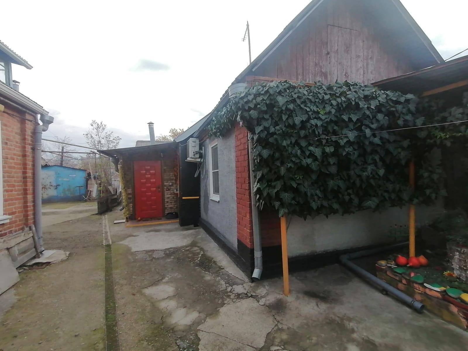 Фото №1: Часть дома 40 м² + 1.5 сот. - Краснодар, мкр. Западный внутригородской округ, ул. Котовского, 16