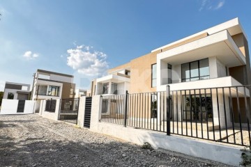 Фото №1: Дом 221 м² - Геленджик, мкр. Голубая Бухта, ул. Пограничная, 48