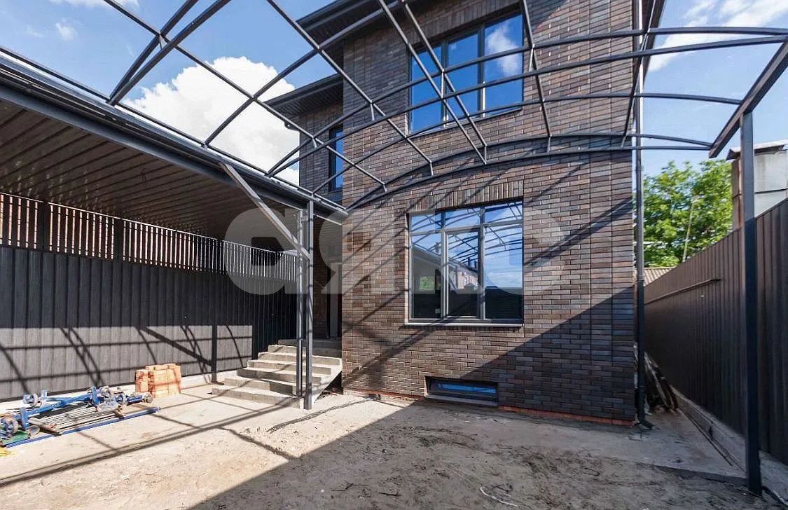 Фото №3: Дом 220 м² + 3.5 сот. - Ростов-на-Дону, квартал Автосборочный, пер. Кленовый, 26