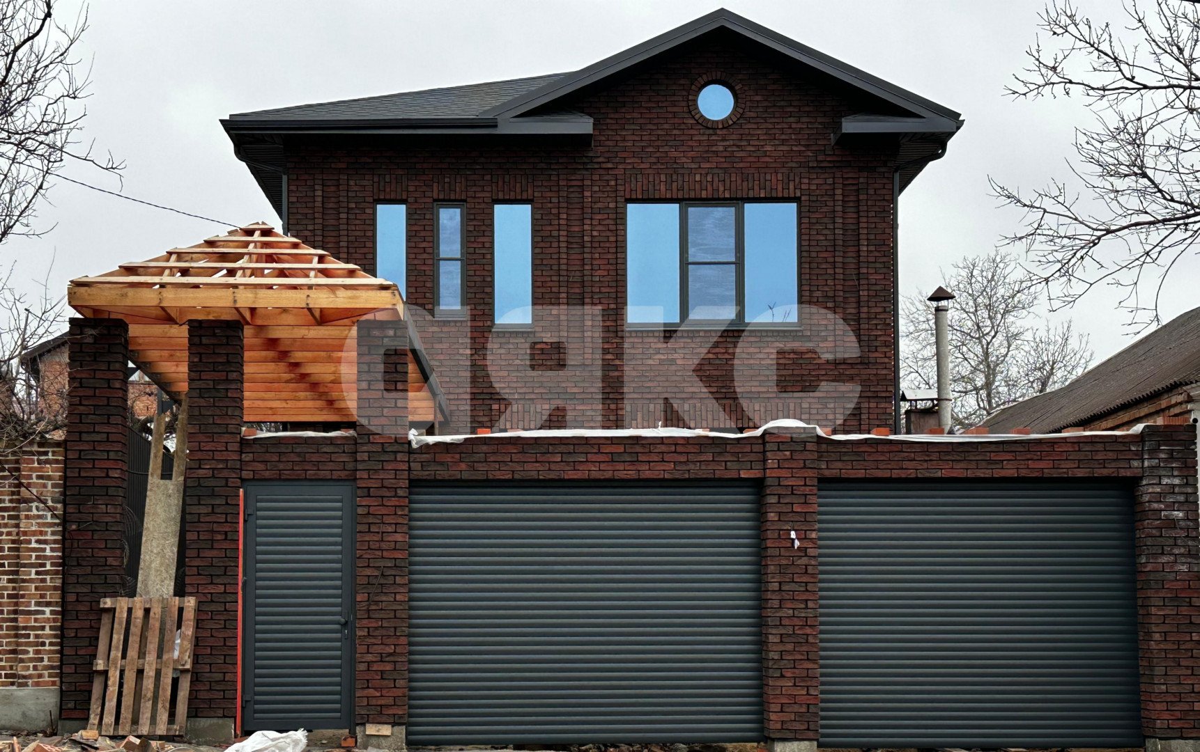 Фото №1: Дом 272 м² + 3.5 сот. - Ростов-на-Дону, Новое Поселение, ул. Гайдара, 26/13