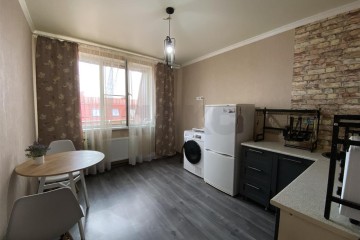 Фото №1: 1-комнатная квартира 35 м² - Краснодар, мкр. Музыкальный, ул. имени Сергея Есенина, 115