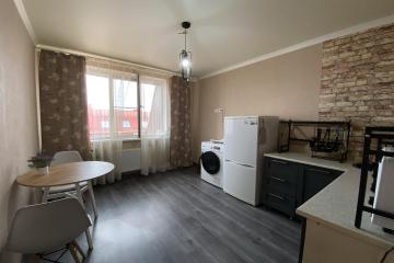 Фото №1: 1-комнатная квартира 35 м² - Краснодар, мкр. Музыкальный, ул. имени Сергея Есенина, 115