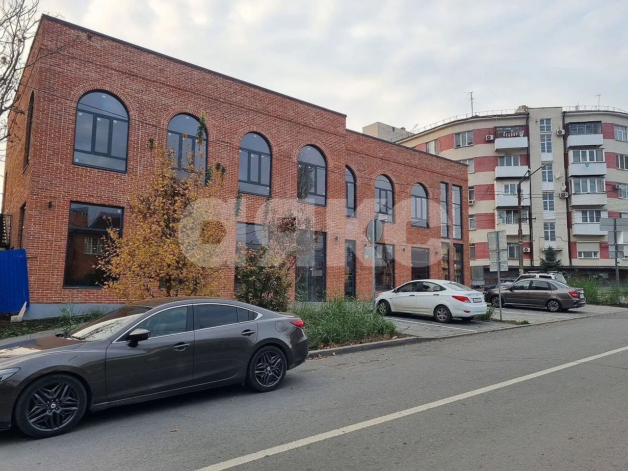 Фото №1: Коммерция 520 м² - Ростов-на-Дону, Нахичевань, ул. 39-я Линия, 90/75