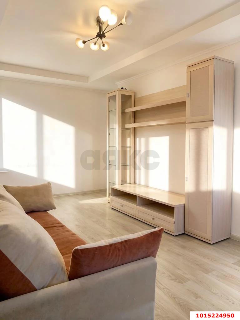 Фото №2: 3-комнатная квартира <span class="whitespace-nowrap">54 м²</span>, <span class="whitespace-nowrap">5/5 эт.</span> - Краснодар, Карасунский внутригородской округ, ж/м Пашковский, ул. 1 Мая, 67