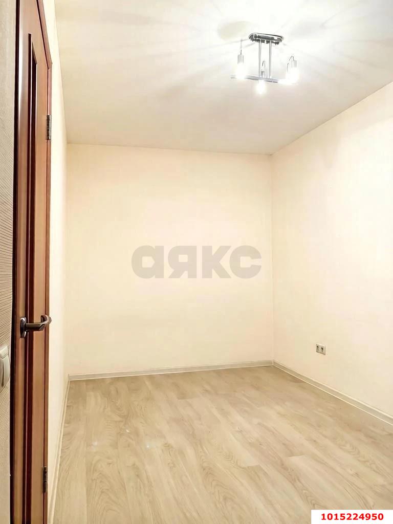 Фото №8: 3-комнатная квартира <span class="whitespace-nowrap">54 м²</span>, <span class="whitespace-nowrap">5/5 эт.</span> - Краснодар, Карасунский внутригородской округ, ж/м Пашковский, ул. 1 Мая, 67