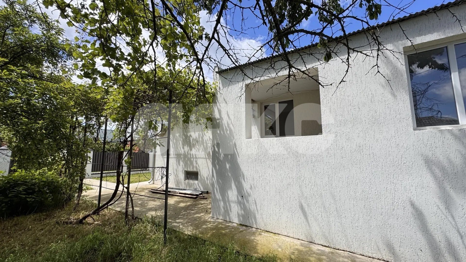 Фото №8: Дом <span class="whitespace-nowrap">303 м²</span> <span class="whitespace-nowrap">+ 10 сот.</span>, <span class="whitespace-nowrap">2 эт.</span> - Кореновск, ул. Ростовская, 27