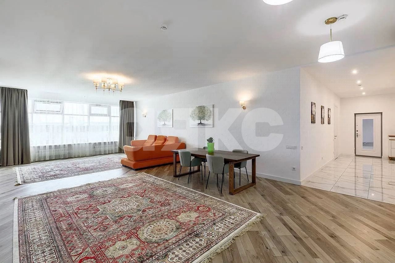 Фото №1: 4-комнатная квартира 190 м² - Ростов-на-Дону, Ленинский, пр-кт Будённовский, 2А/23Б