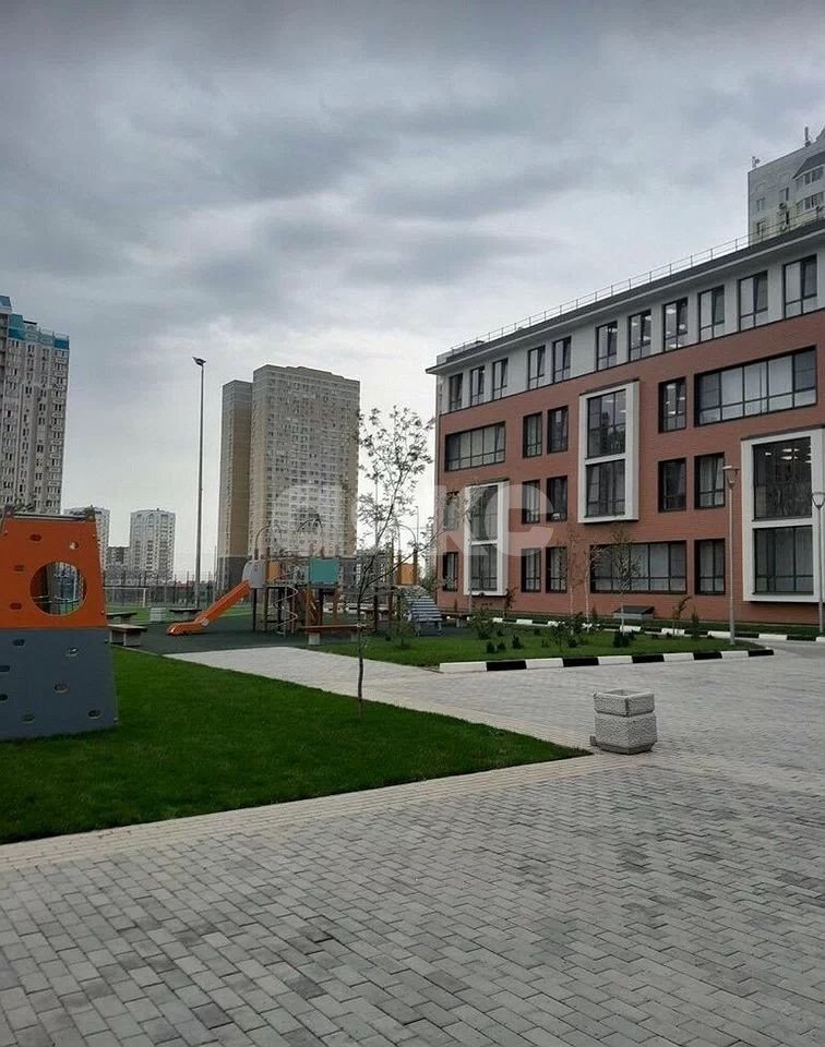 Фото №8: 2-комнатная квартира 47 м² - Ростов-на-Дону, жилой комплекс Английский Квартал, ул. Ерёменко, 96/1