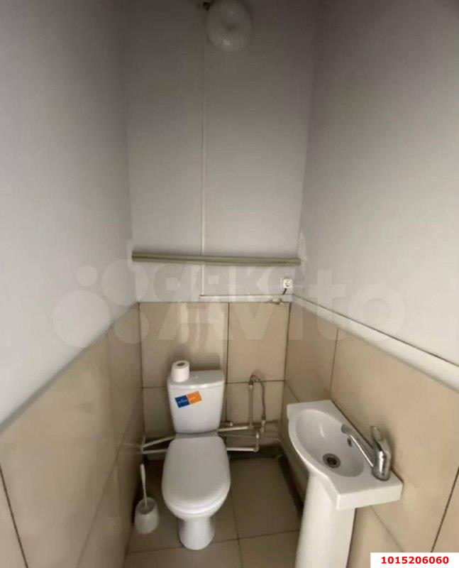 Фото №1: Торговое помещение 113 м² - Краснодар, Завод Радиоизмерительных Приборов, ул. Российская, 488