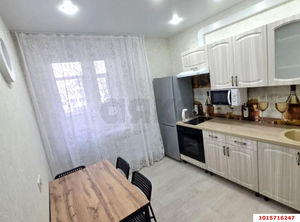 Фото №2: 1-комнатная квартира 37 м² - Краснодар, жилой комплекс Славянка, Прикубанский внутригородской округ, мкр. Славянский, ул. Заполярная, 39к3