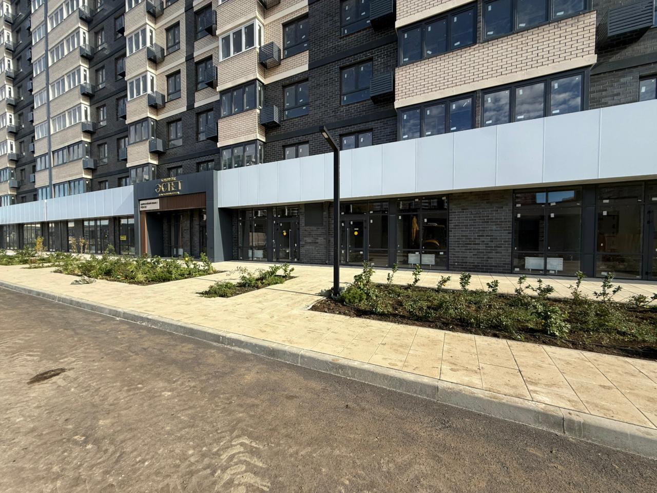 Фото №8: Коммерция 50 м² - Краснодар, жилой комплекс Дружный-2, Прикубанский внутригородской округ, Россинского, мкр. жилой комплекс Дружный, б-р Адмиралтейский, 3к3