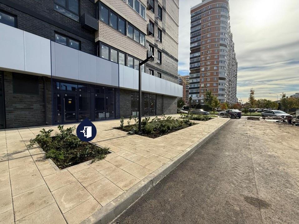 Фото №2: Коммерция 50 м² - Краснодар, жилой комплекс Дружный-2, Прикубанский внутригородской округ, Россинского, мкр. жилой комплекс Дружный, б-р Адмиралтейский, 3к3