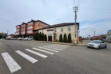 Фото №2: Торговое помещение 81 м² - Брюховецкая, ул. Советская, 50