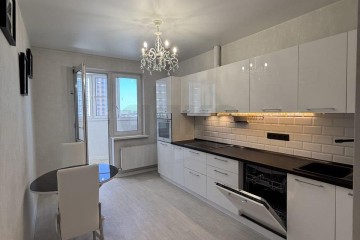 Фото №1: 1-комнатная квартира 43 м² - Краснодар, мкр. жилой комплекс Символ, ул. Командорская, 9/2