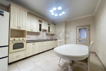 Фото №2: 2-комнатная квартира 71 м² - Краснодар, мкр. Центральный, ул. Октябрьская, 181/2к3