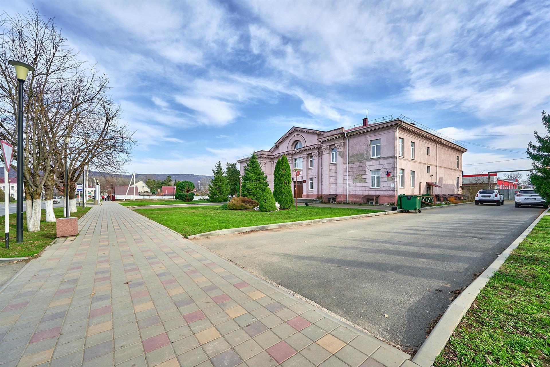 Фото №2: Коммерция 10 м² - Апшеронск, ул. Коммунистическая, 11