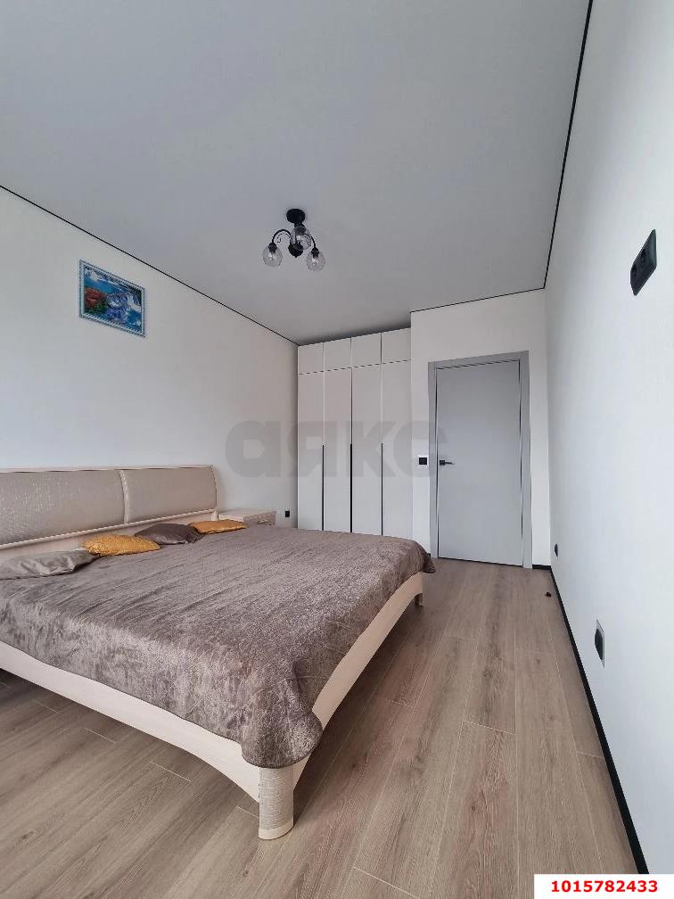 Фото №2: 1-комнатная квартира 37 м² - Краснодар, Прикубанский внутригородской округ, мкр. жилой комплекс Самолёт-6, ул. Ивана Беличенко, 90