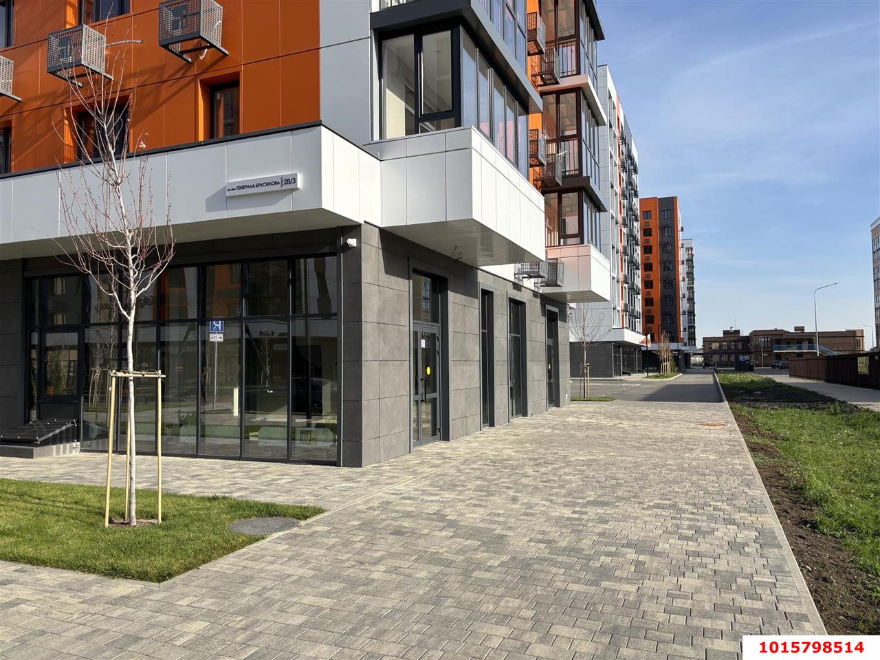 Фото №4: Торговое помещение 70 м² - Краснодар, жилой комплекс Друзья, ул. имени Генерала Брусилова, 28к2