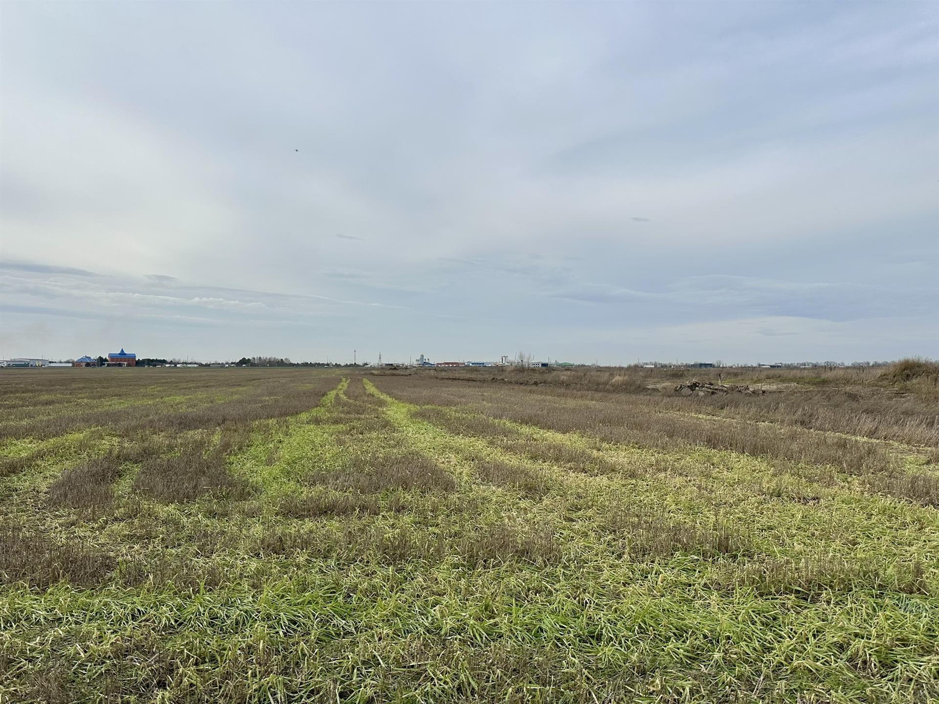 Фото №1: Коммерция 150 м² - Победитель, мкр. Прикубанский внутригородской округ, ул. Новокубанская, 10