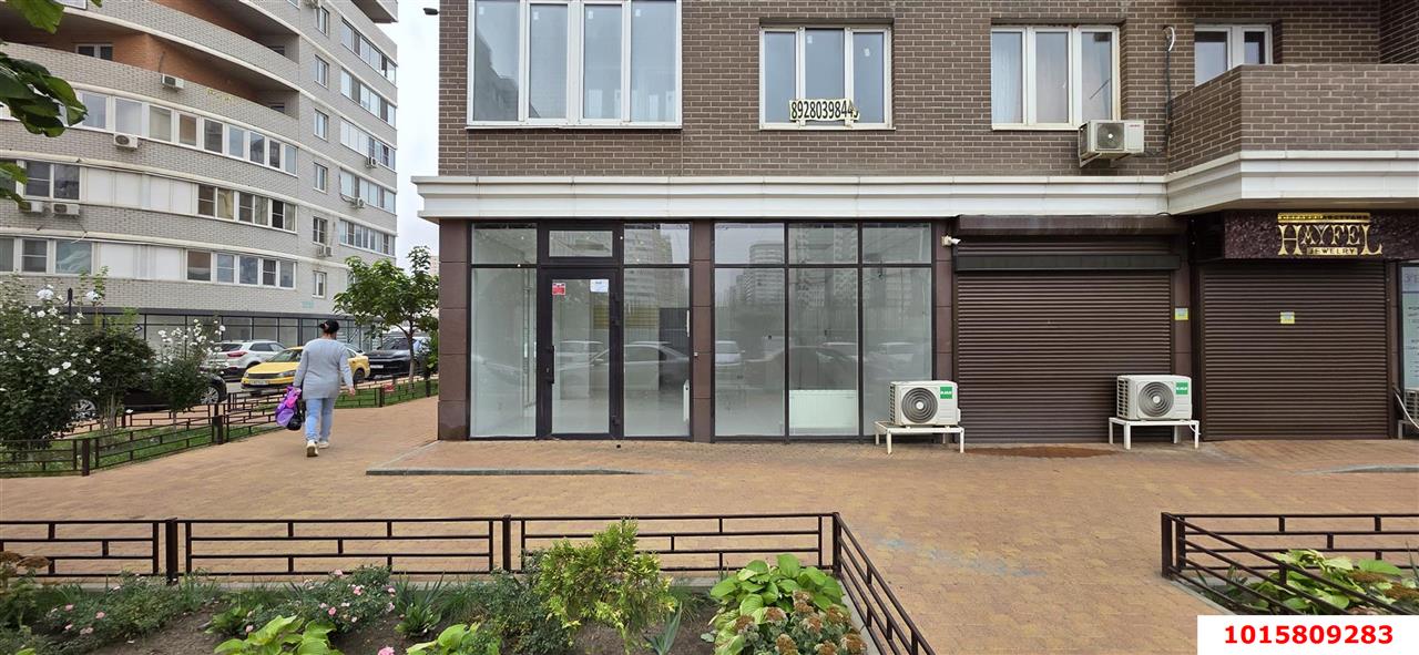 Фото №5: Торговое помещение 55 м² - Краснодар, жилой комплекс Символ, ул. Командорская, 9/2