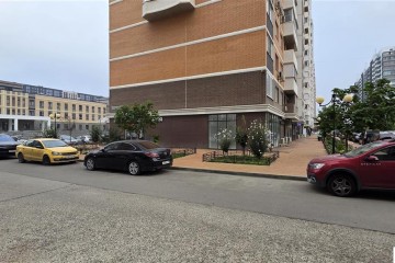 Фото №3: Торговое помещение 55 м² - Краснодар, мкр. жилой комплекс Символ, ул. Командорская, 9/2