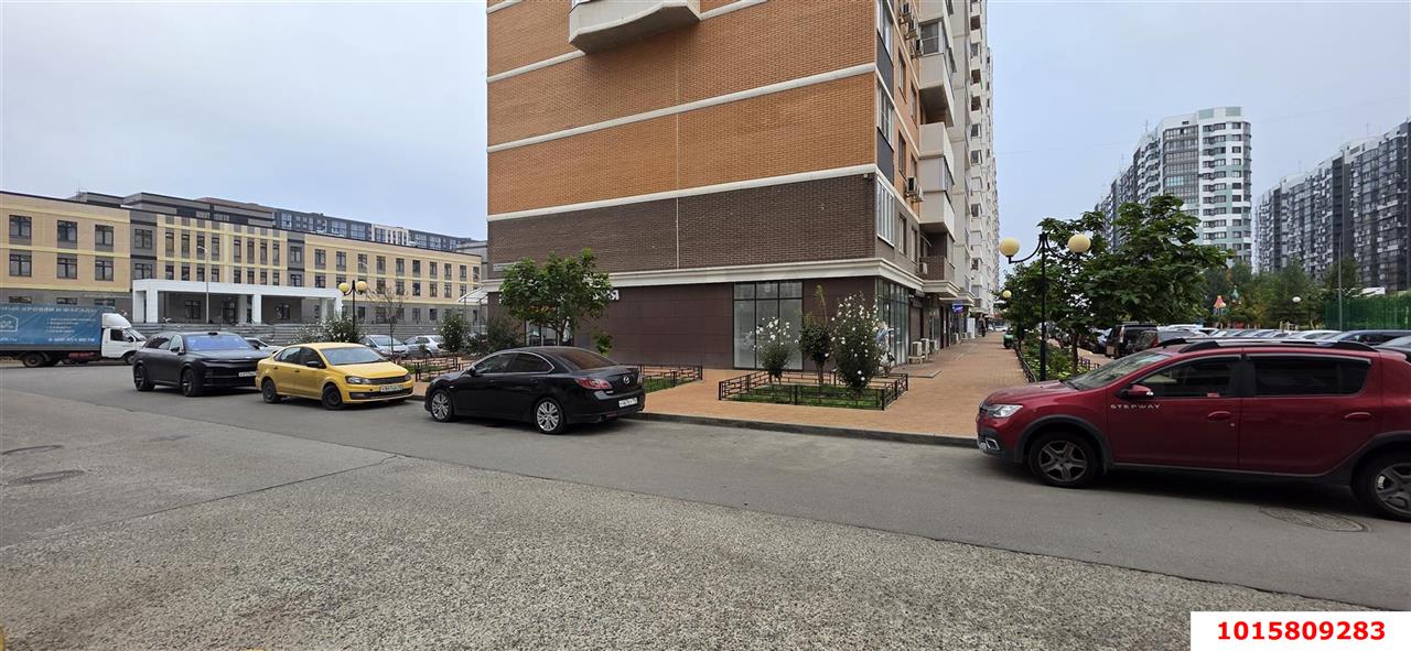 Фото №3: Торговое помещение 55 м² - Краснодар, жилой комплекс Символ, ул. Командорская, 9/2