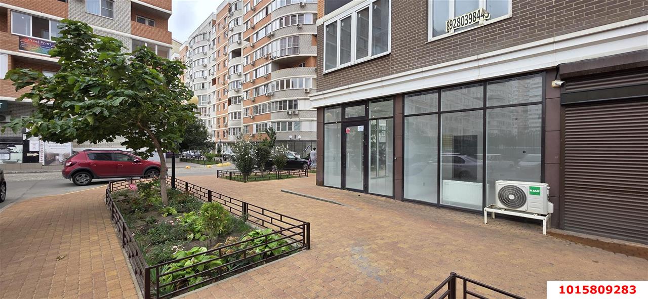 Фото №6: Торговое помещение 55 м² - Краснодар, жилой комплекс Символ, ул. Командорская, 9/2