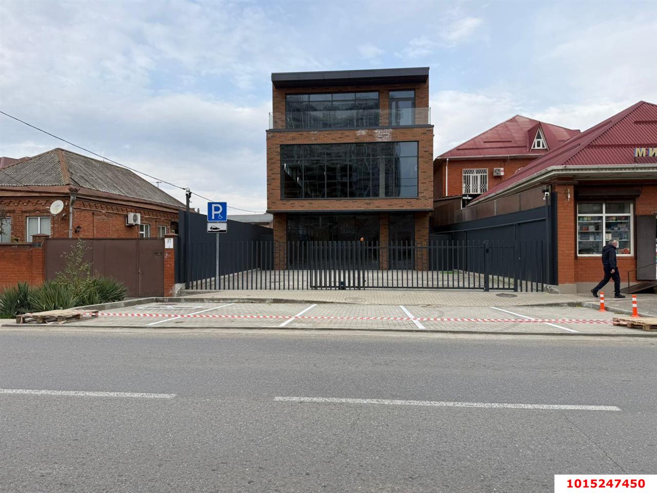 Фото №1: Коммерция 555 м² - Краснодар, Кожзавод, мкр. Западный внутригородской округ, ул. Скорняжная, 75