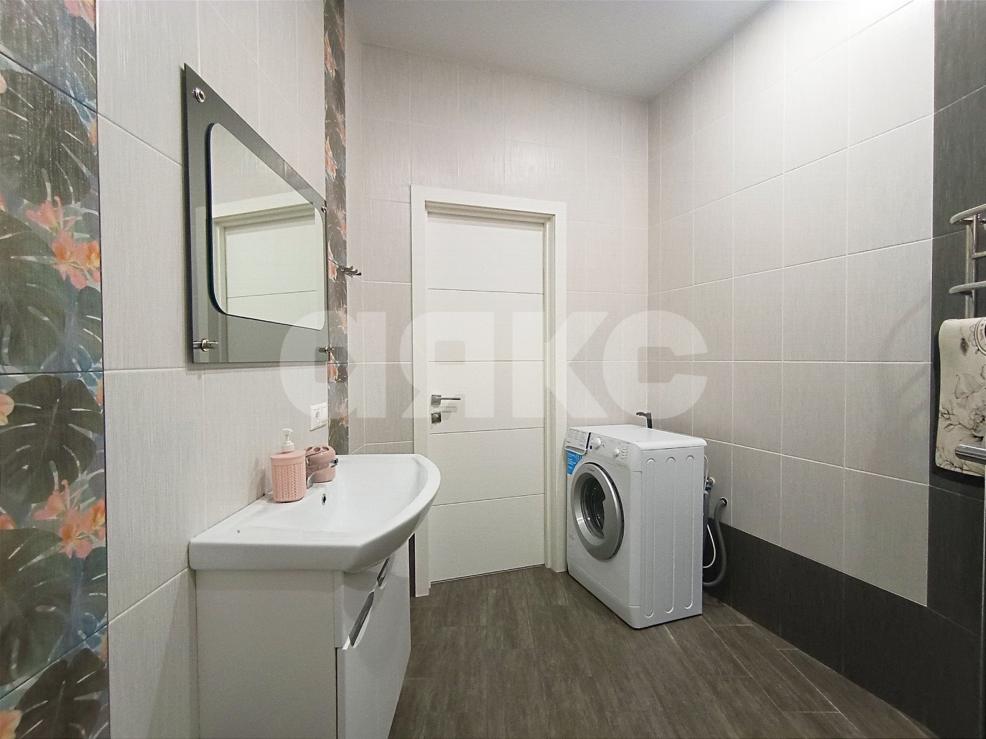 Фото №13: 2-комнатная квартира 74 м² - Геленджик, жилой комплекс Лазурный-2, ул. Верхняя, 4к7