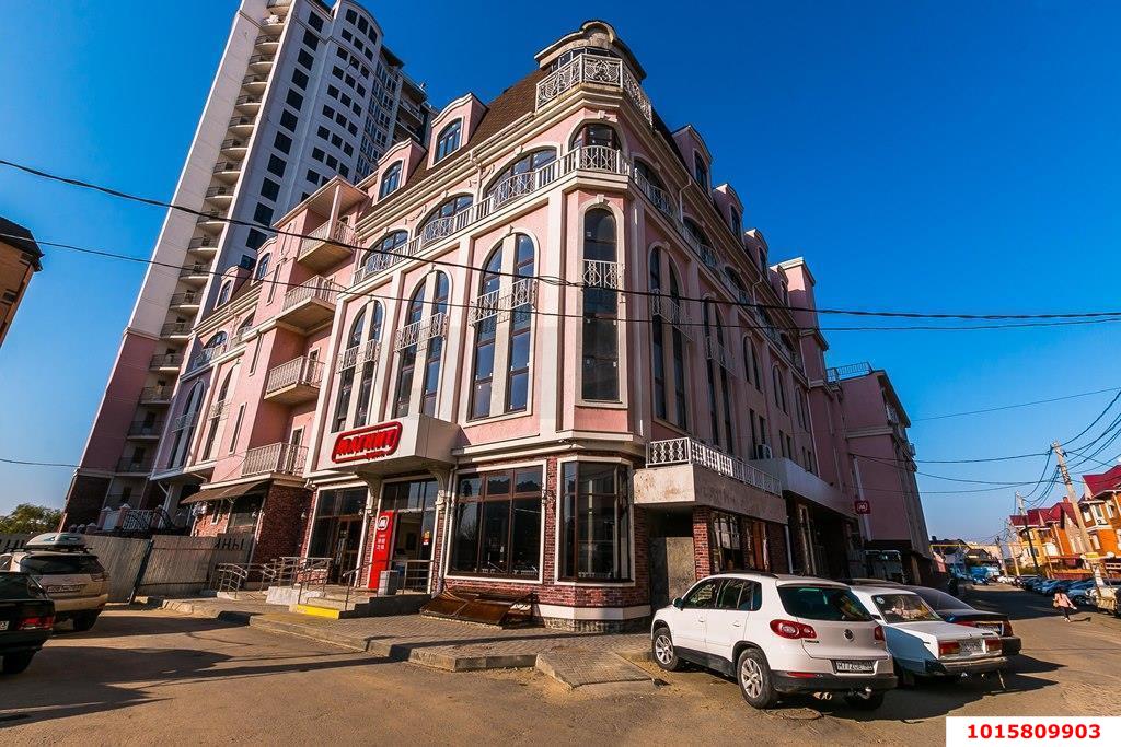 Фото №1: 1-комнатная квартира 52 м² - Краснодар, Прикубанский внутригородской округ, Школьный, жилой комплекс Версаль, мкр. Круглик, ул. Черниговская, 1