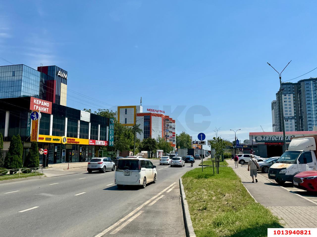 Фото №2: Торговое помещение <span class="whitespace-nowrap">822 м²</span>, <span class="whitespace-nowrap">2/2 эт.</span> - Краснодар, Карасунский внутригородской округ, мкр. Хлопчато-бумажный Комбинат, ул. Уральская, 77