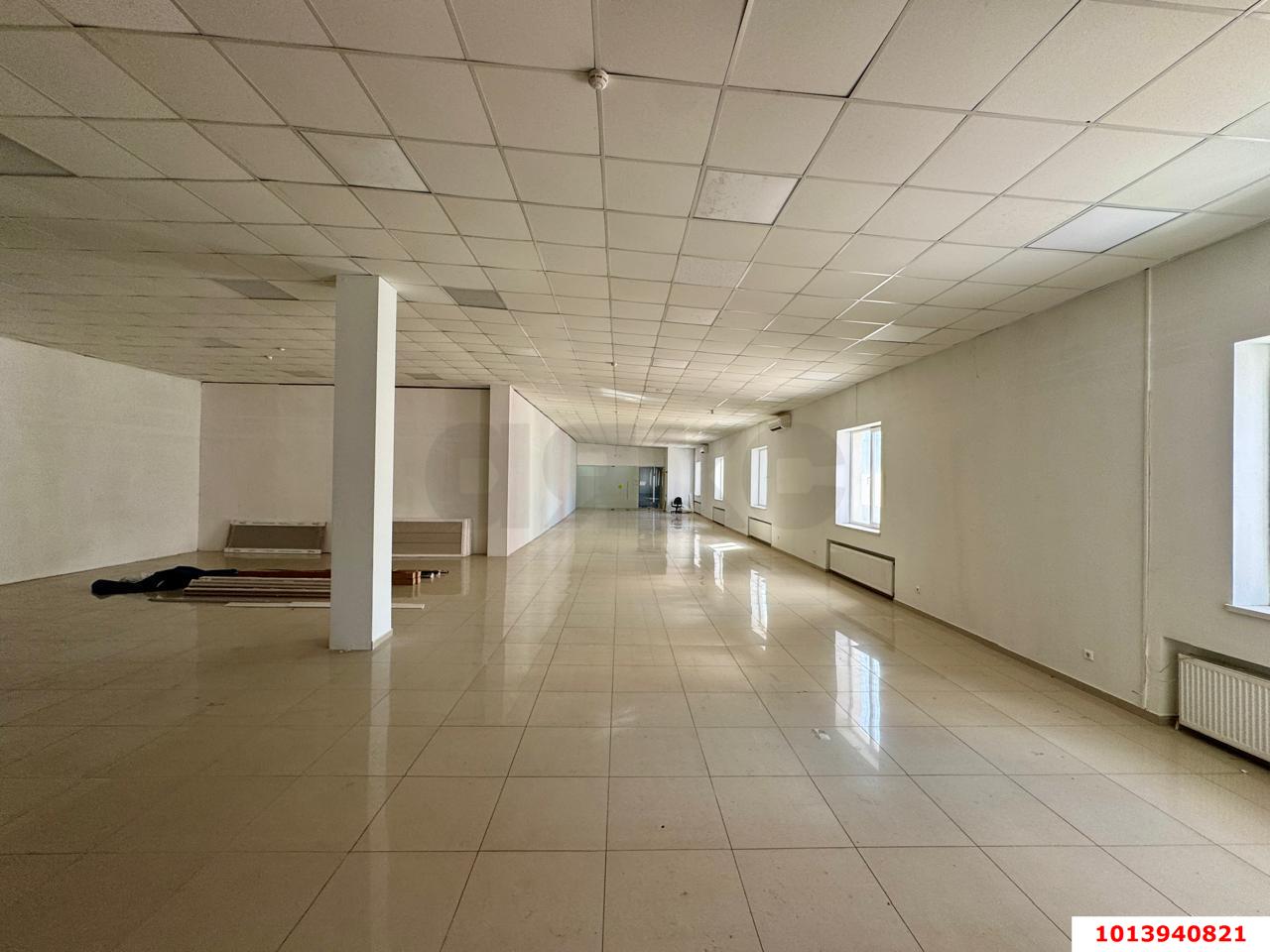 Фото №5: Торговое помещение <span class="whitespace-nowrap">822 м²</span>, <span class="whitespace-nowrap">2/2 эт.</span> - Краснодар, Карасунский внутригородской округ, мкр. Хлопчато-бумажный Комбинат, ул. Уральская, 77