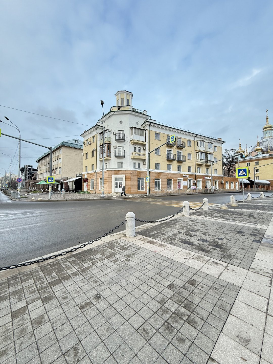 Фото №1: Коммерция 180 м² - Мариуполь, Жовтневый, ул. Административная площадь
