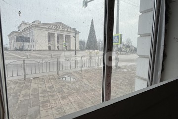 Фото №5: Коммерция 180 м² - Мариуполь, р. Жовтневый, ул. Административная площадь