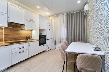 Фото №1: 1-комнатная квартира 45 м² - Краснодар, мкр. жилой комплекс Речной Бриз, ул. Парусная, 10к1