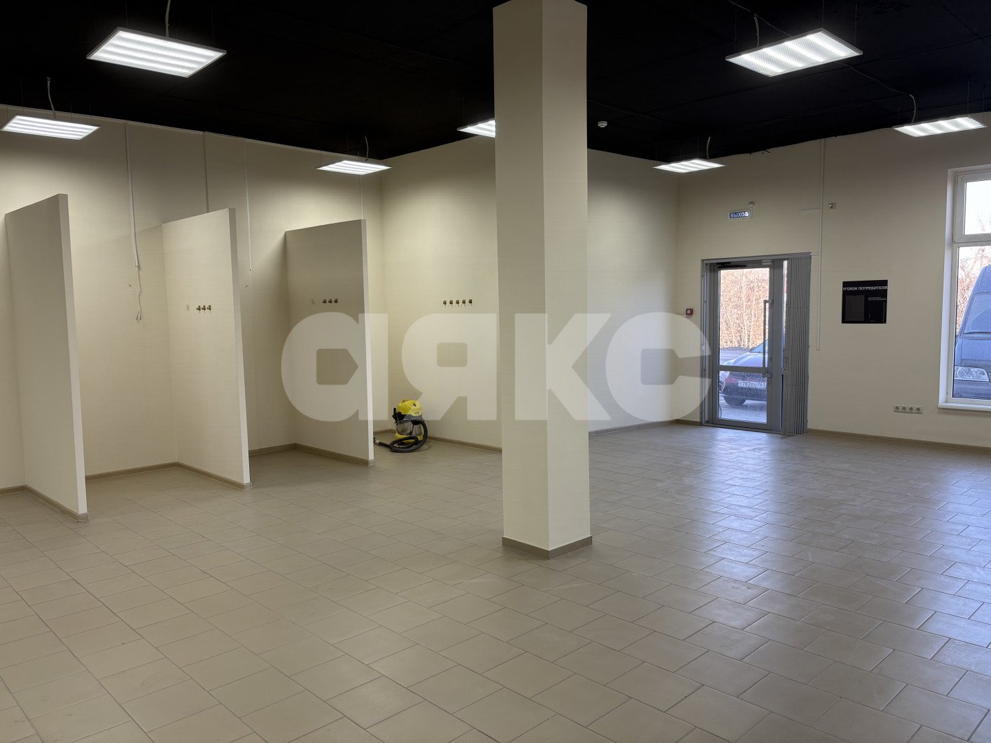 Фото №3: Коммерция 137 м² - Чалтырь, ул. Красноармейская, 82Б