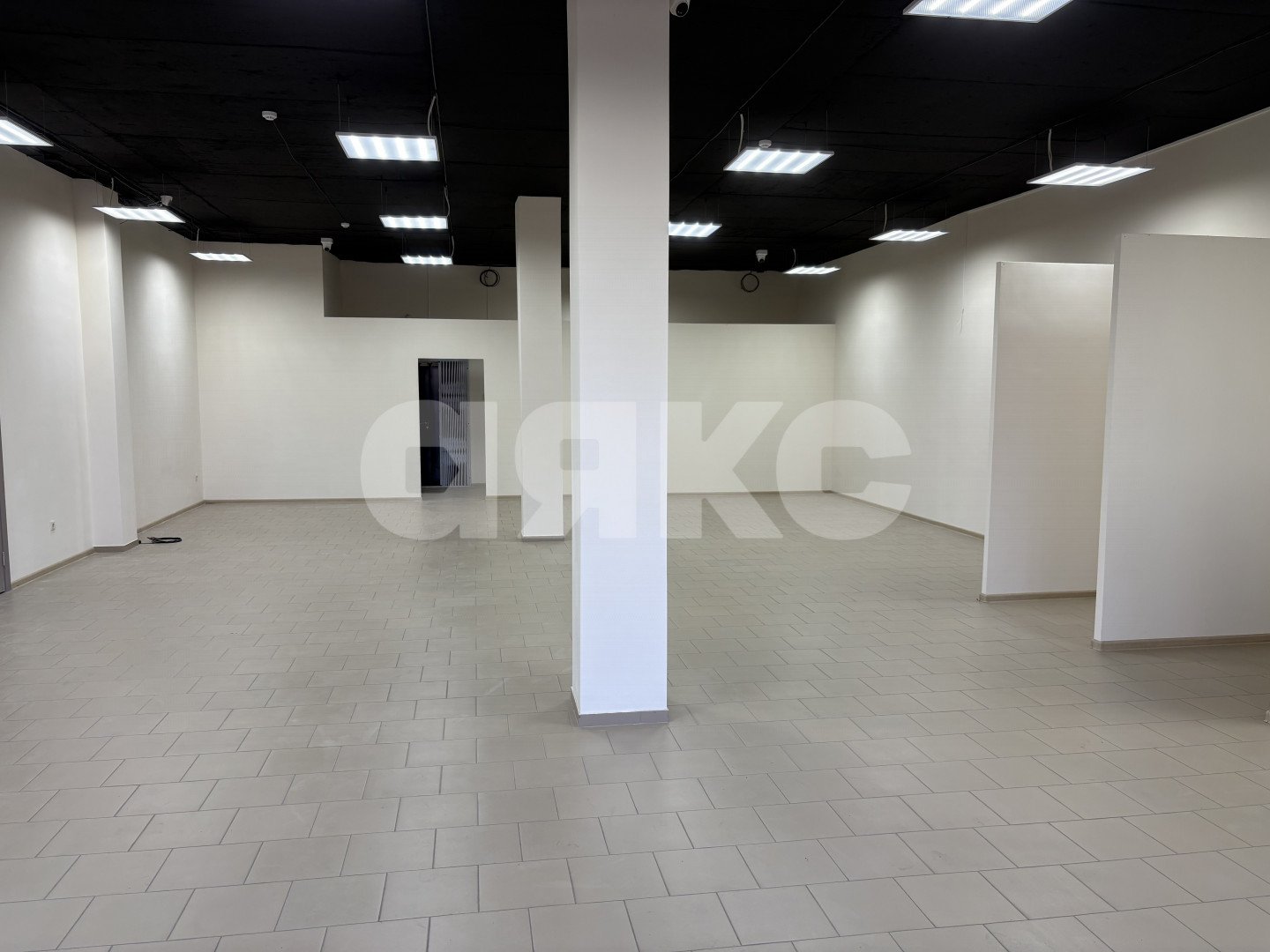 Фото №4: Коммерция 137 м² - Чалтырь, ул. Красноармейская, 82Б