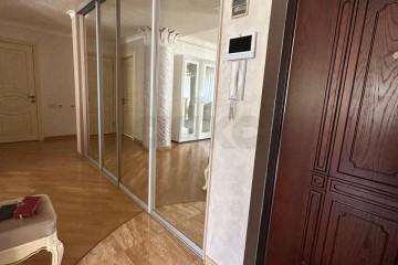 Фото №1: 3-комнатная квартира 140 м² - Краснодар, мкр. Центральный, ул. Кубанская набережная, 4