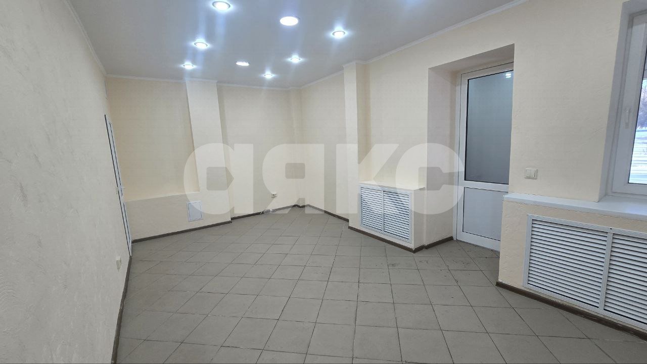 Фото №5: Коммерция 18 м² - Нижнекамск, мкр. квартал Б, пр-кт Строителей, 4