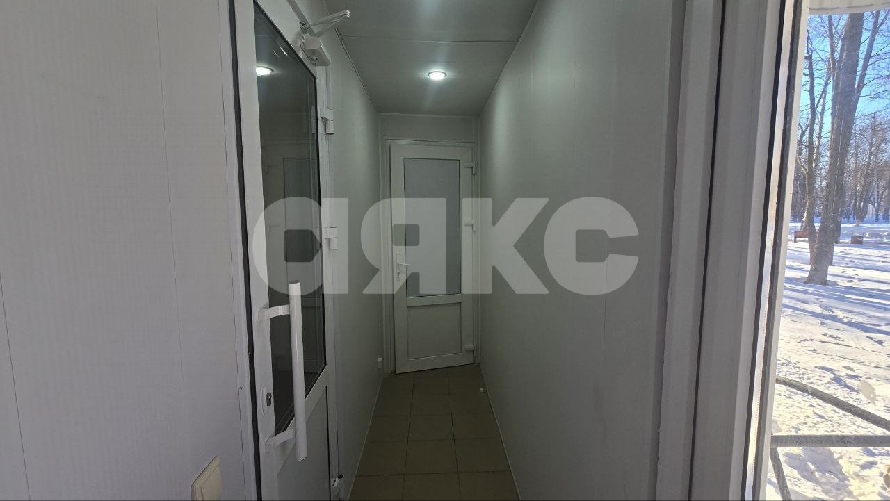 Фото №6: Коммерция 18 м² - Нижнекамск, мкр. квартал Б, пр-кт Строителей, 4