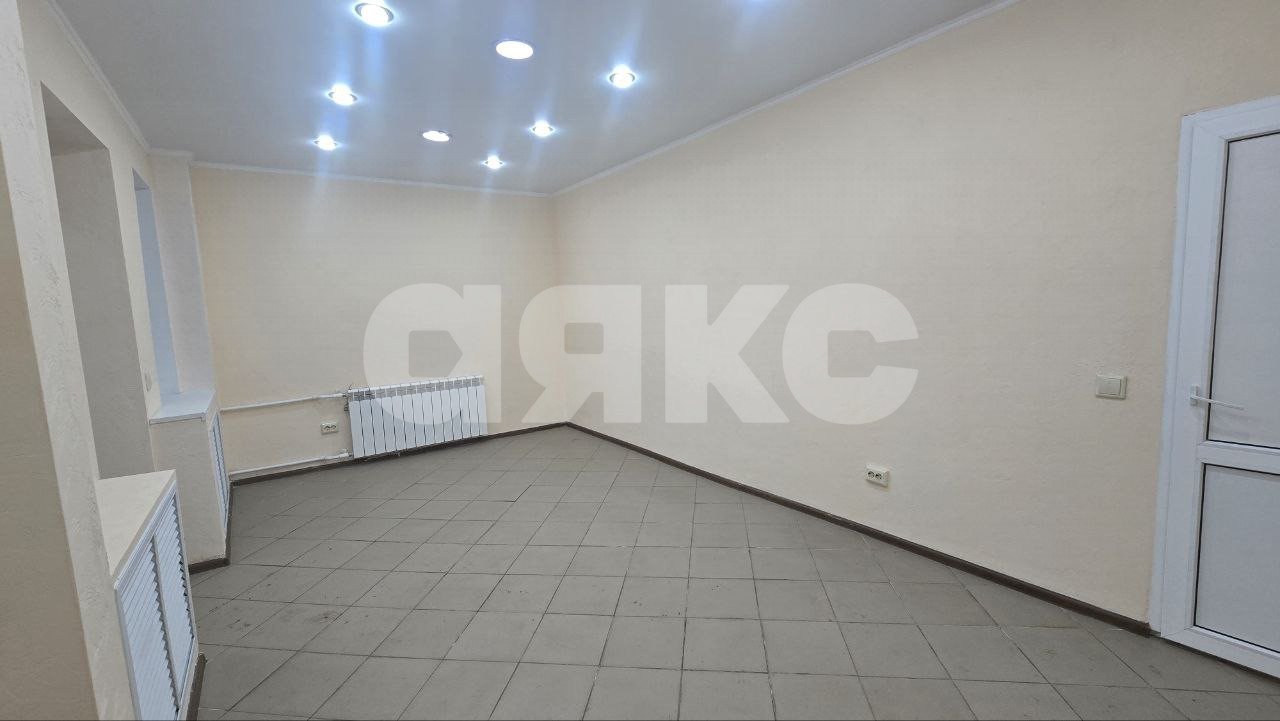 Фото №3: Коммерция 18 м² - Нижнекамск, мкр. квартал Б, пр-кт Строителей, 4